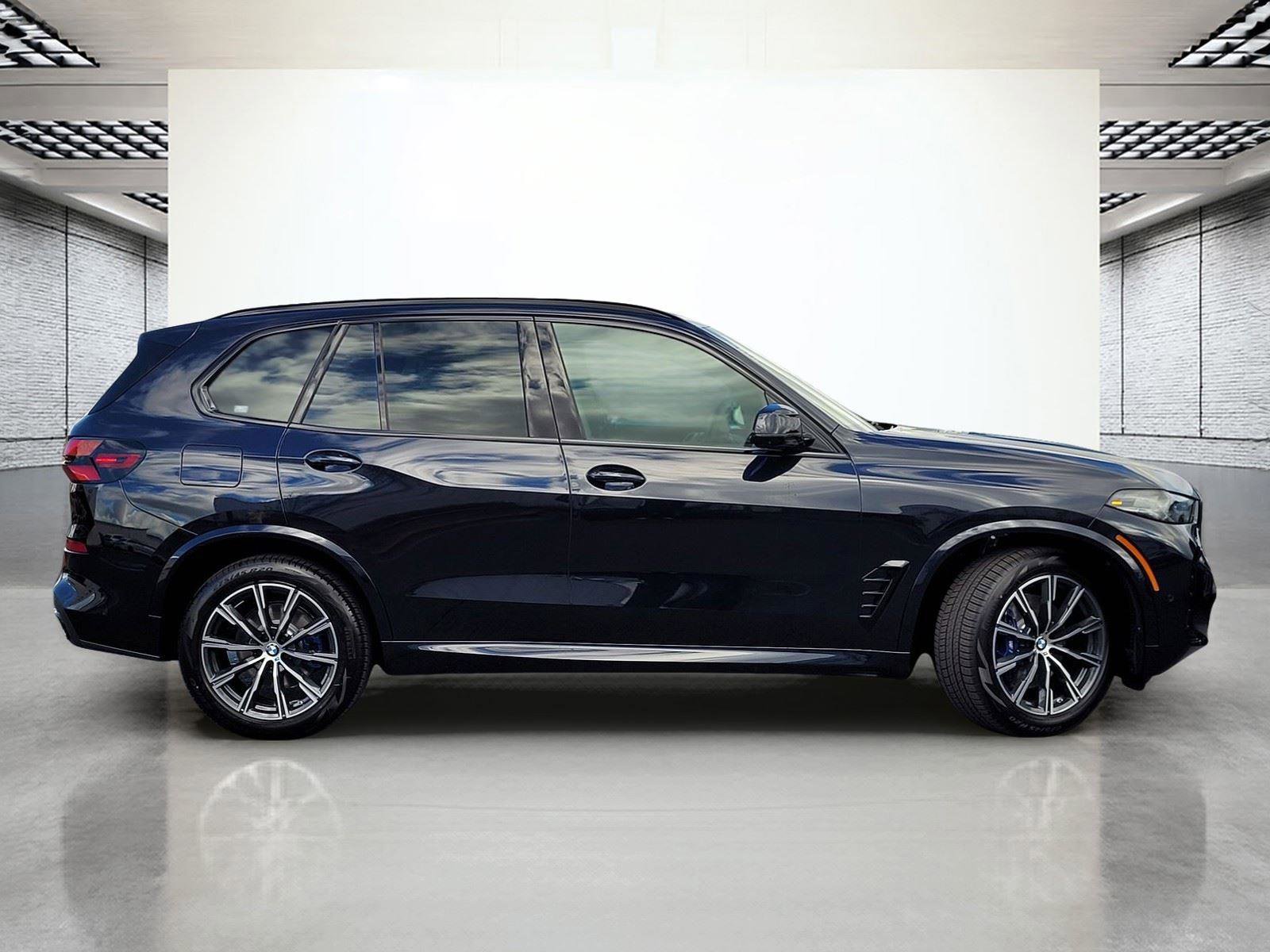 New 2026 BMW X5 xDrive40i w/ M Sport Package AWD/4WD image 5