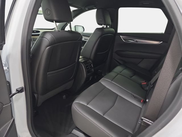 Certified 2024 Cadillac XT5 Luxury FWD image 10