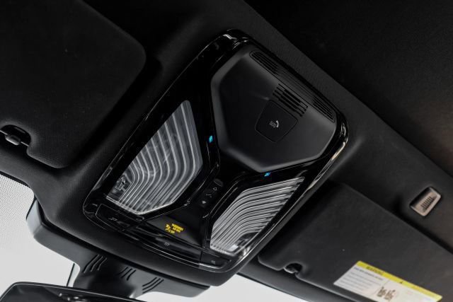 Used 2023 BMW 530e RWD image 33