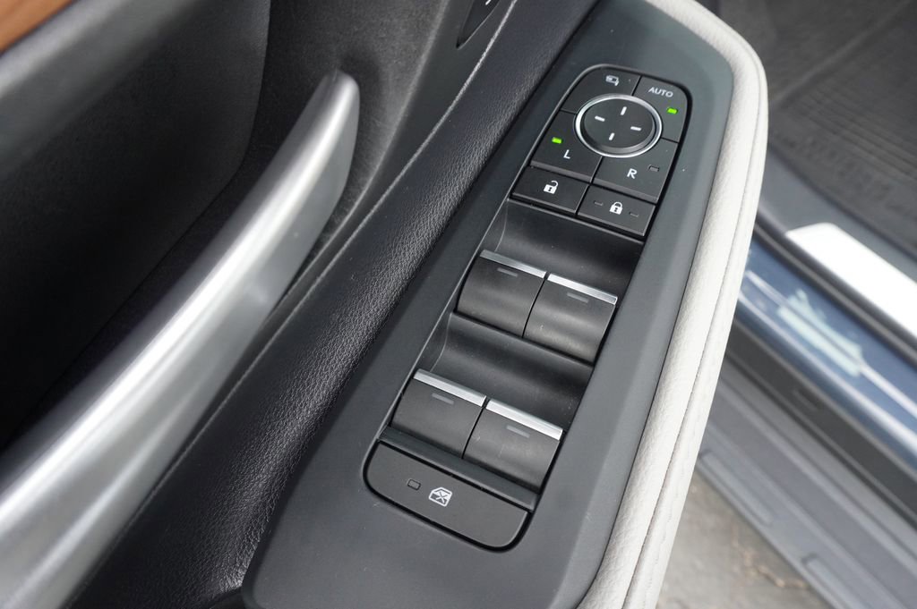 Used 2025 Toyota Grand Highlander FWD image 17