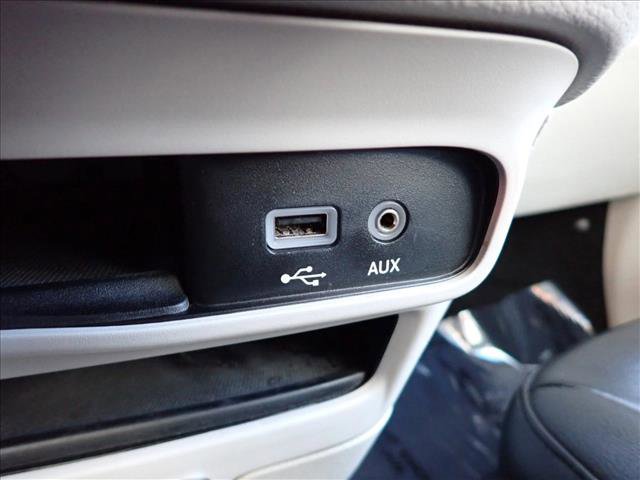Used 2018 Chrysler Pacifica Touring-L w/ Advanced Safetytec Group FWD image 19