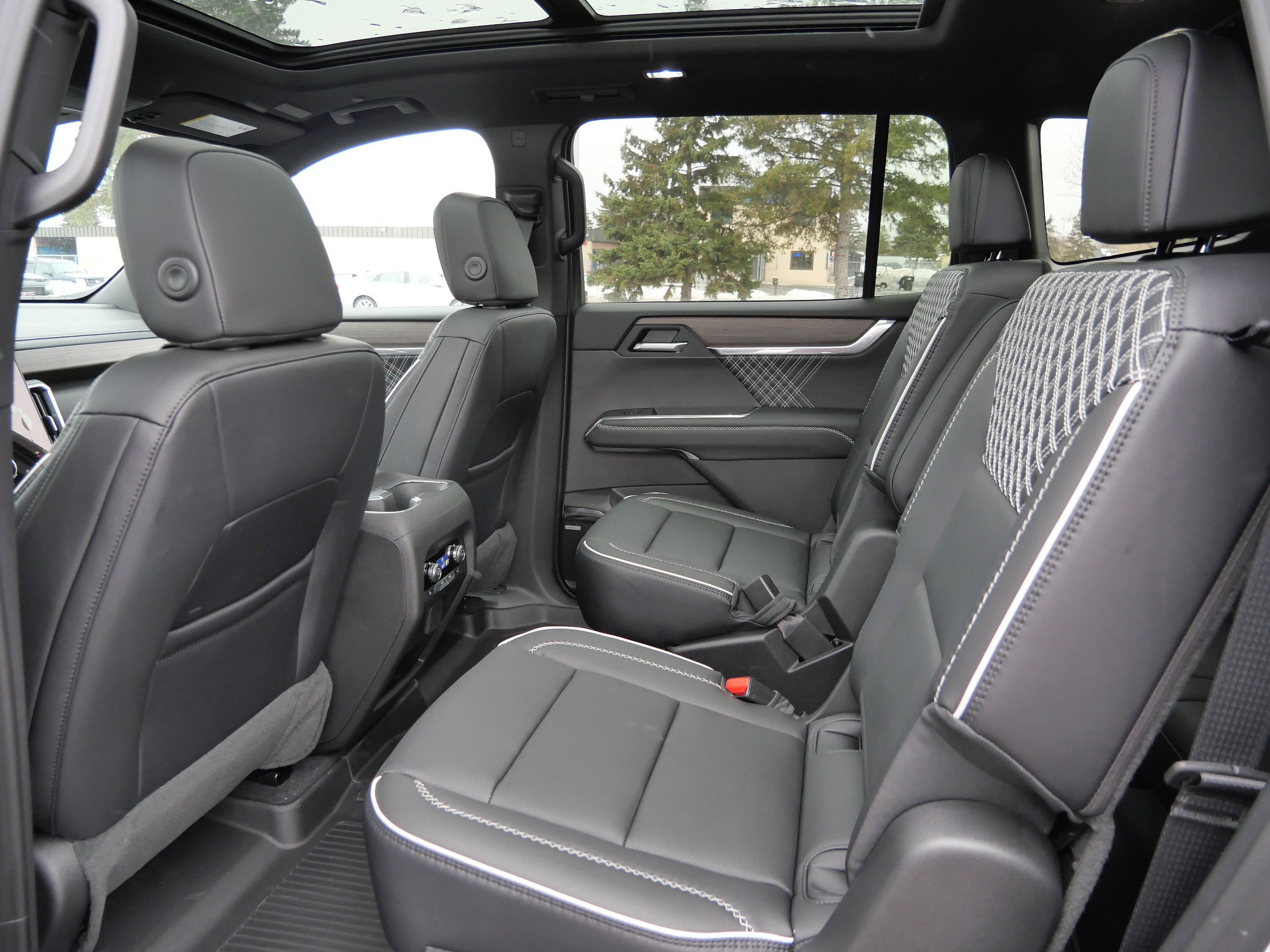 New 2026 GMC Acadia Denali w/ Super Cruise Package image 4