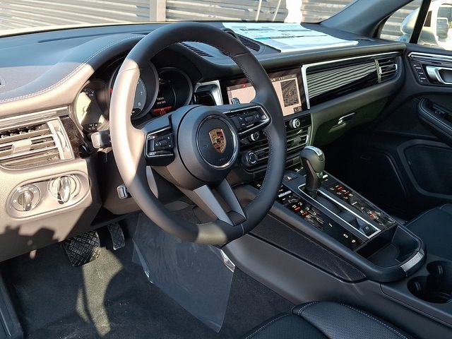 New 2026 Porsche Macan S image 4