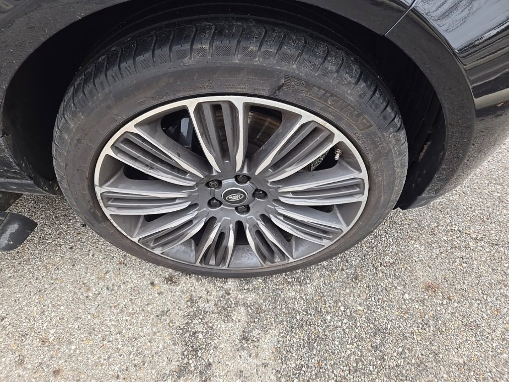 Used 2019 Land Rover Range Rover Autobiography image 11