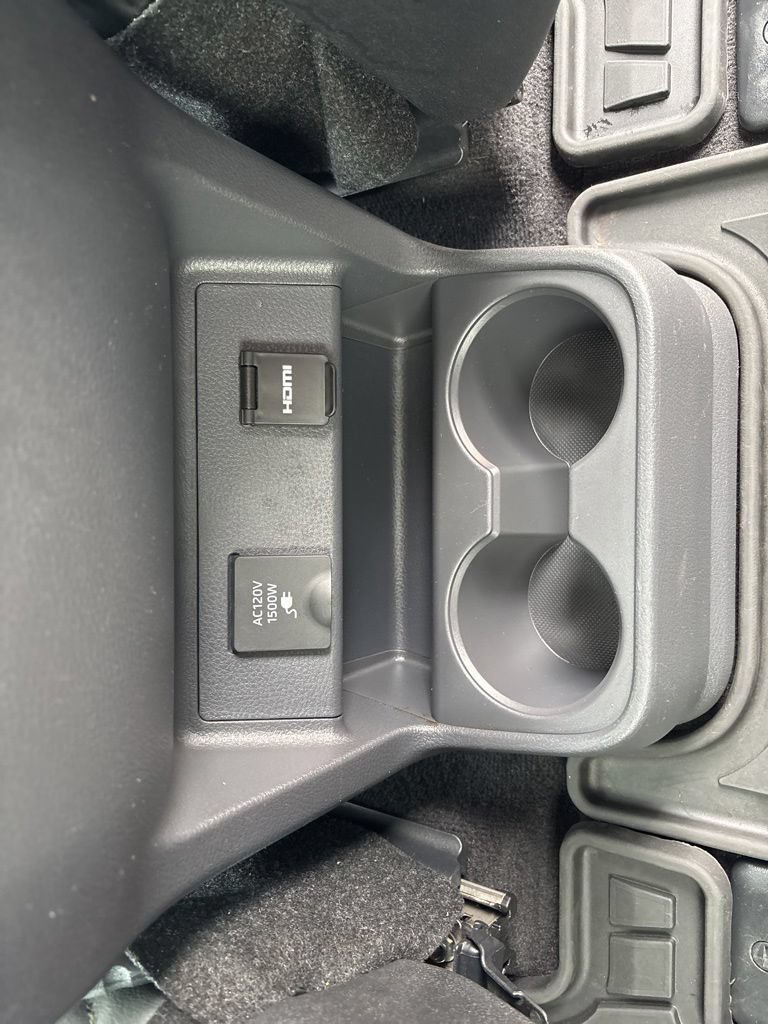 Used 2023 Toyota Sienna Limited AWD/4WD image 39