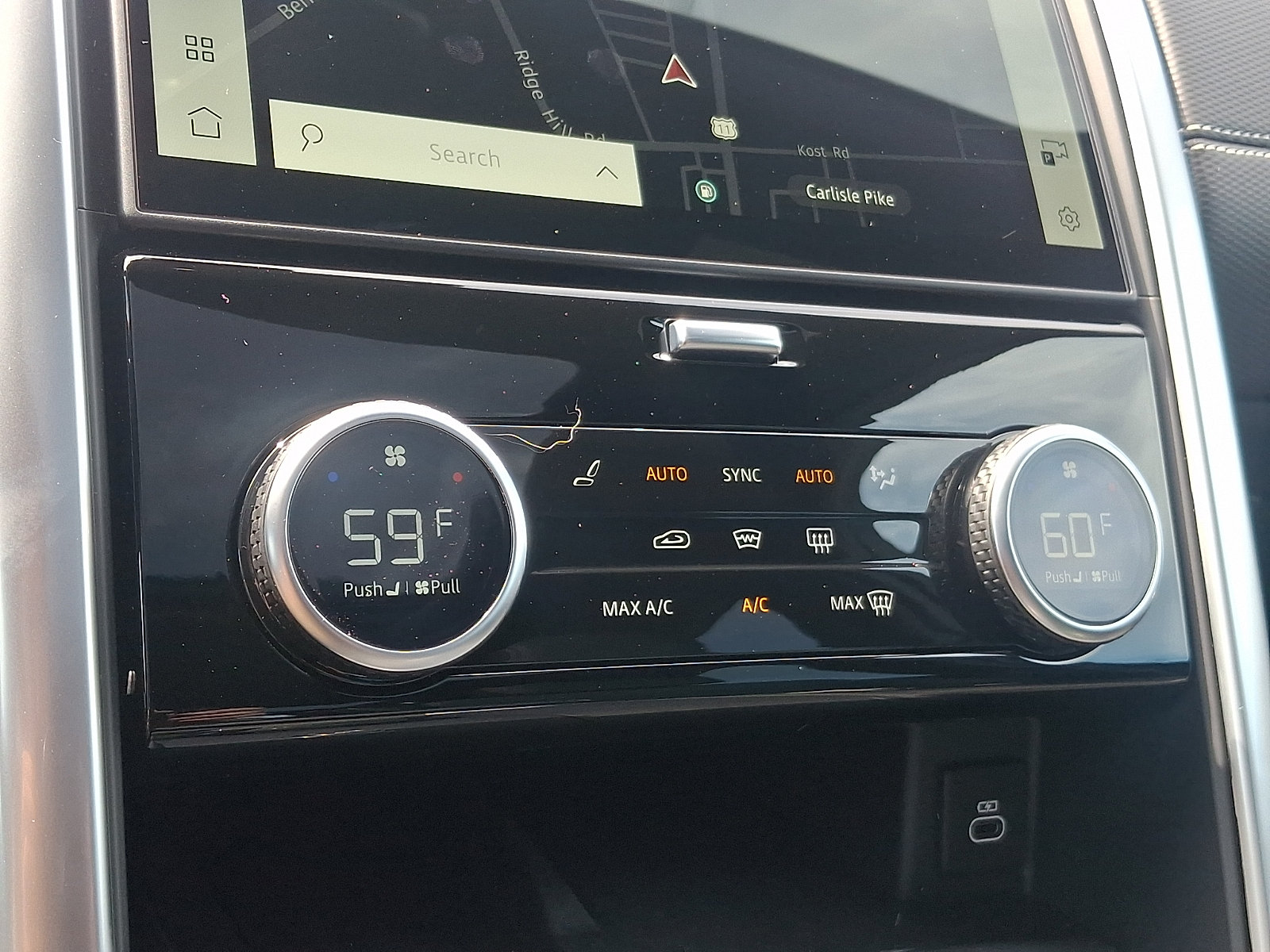 Used 2025 Land Rover Discovery Dynamic SE AWD/4WD image 15