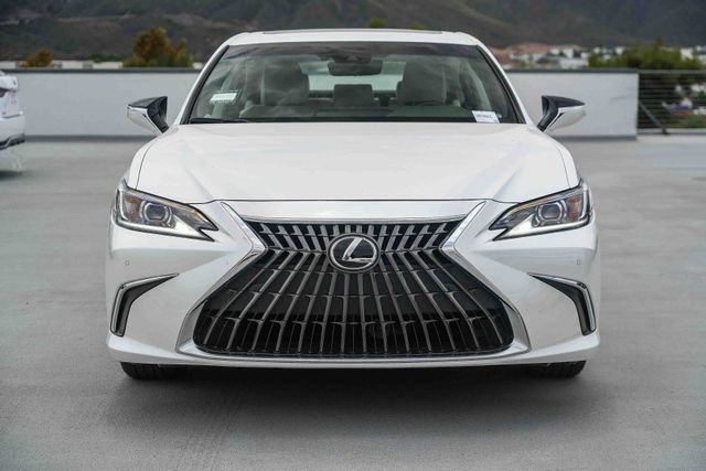Used 2025 Lexus ES 300h w/ Premium Package FWD image 4