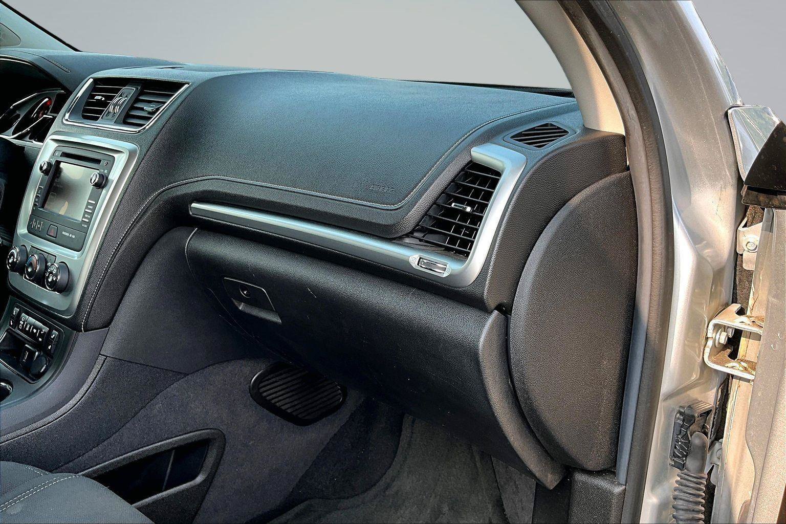 Used 2015 GMC Acadia SLE AWD/4WD image 17