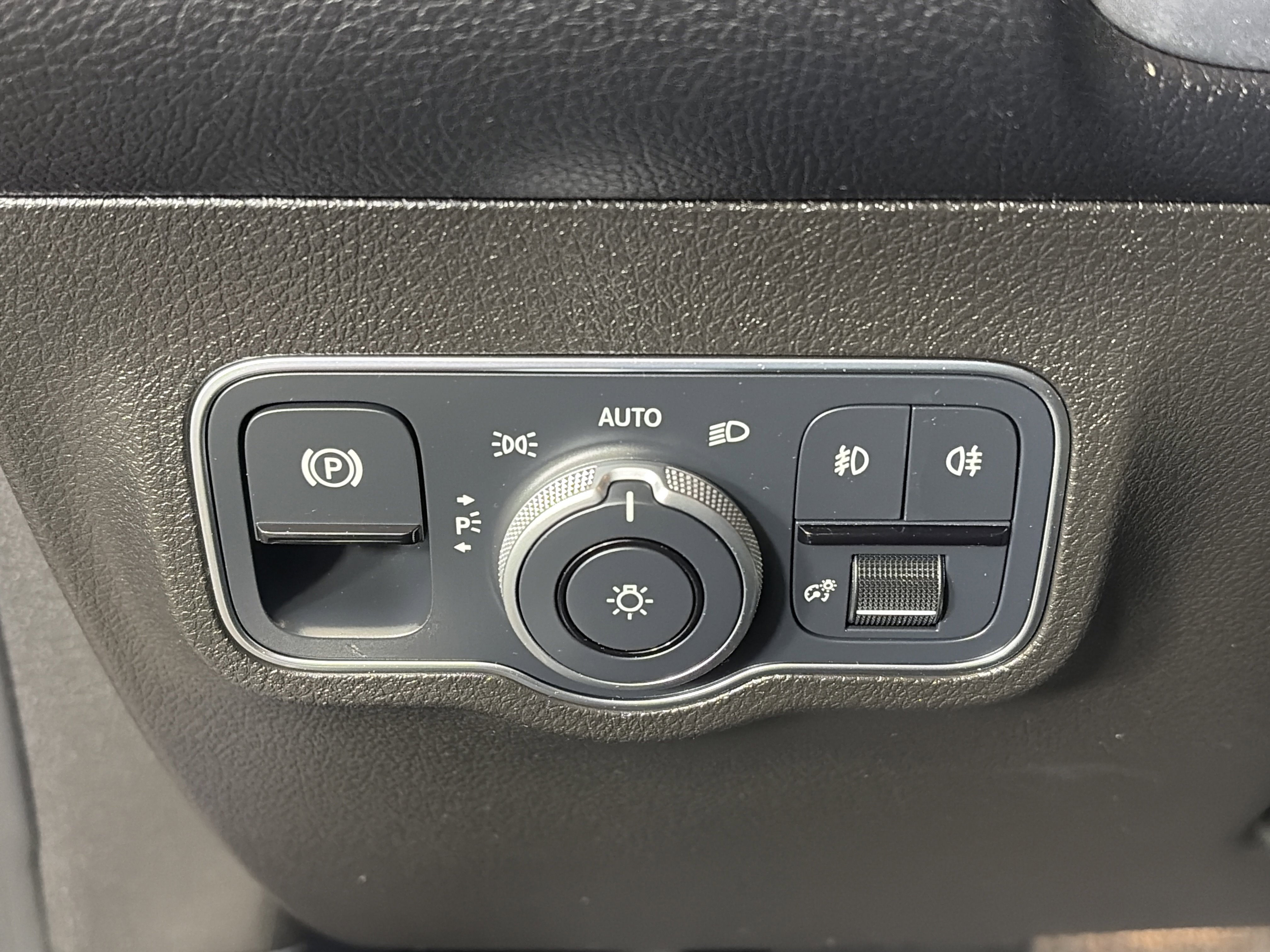 Certified 2021 Mercedes-Benz GLB 250 4MATIC image 26