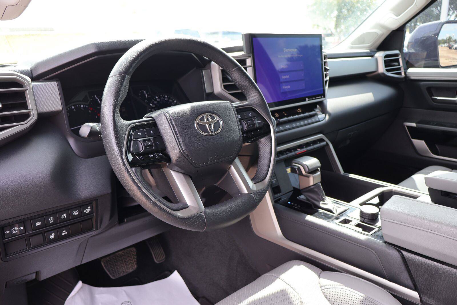 Used 2023 Toyota Tundra Limited AWD/4WD image 19