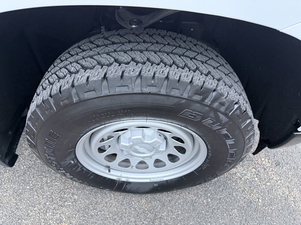 Used 2025 Chevrolet Silverado 1500 W/T w/ WT Value Package image 9