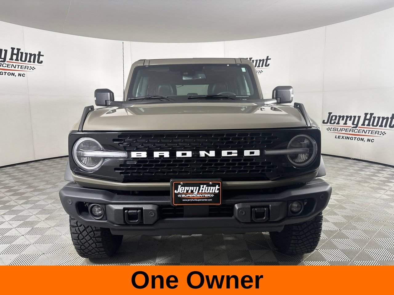 Used 2025 Ford Bronco Badlands AWD/4WD image 3