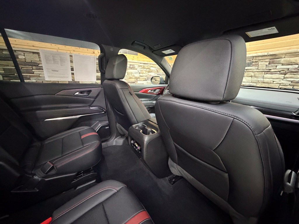 Used 2025 Chevrolet Traverse RS w/ LPO, Floor Liner Package AWD/4WD image 44