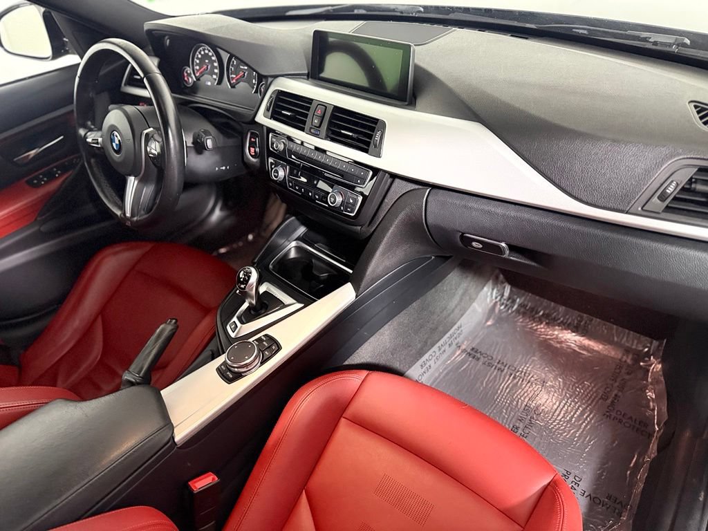Used 2015 BMW M3 RWD image 25