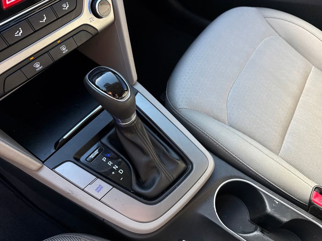 Used 2017 Hyundai Elantra SE image 22