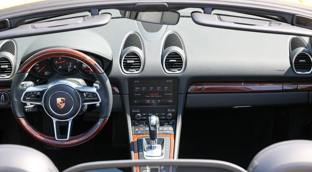 Certified 2024 Porsche 718 Boxster RWD image 58