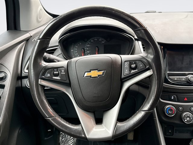 Used 2022 Chevrolet Trax LT w/ LT Convenience Package image 12