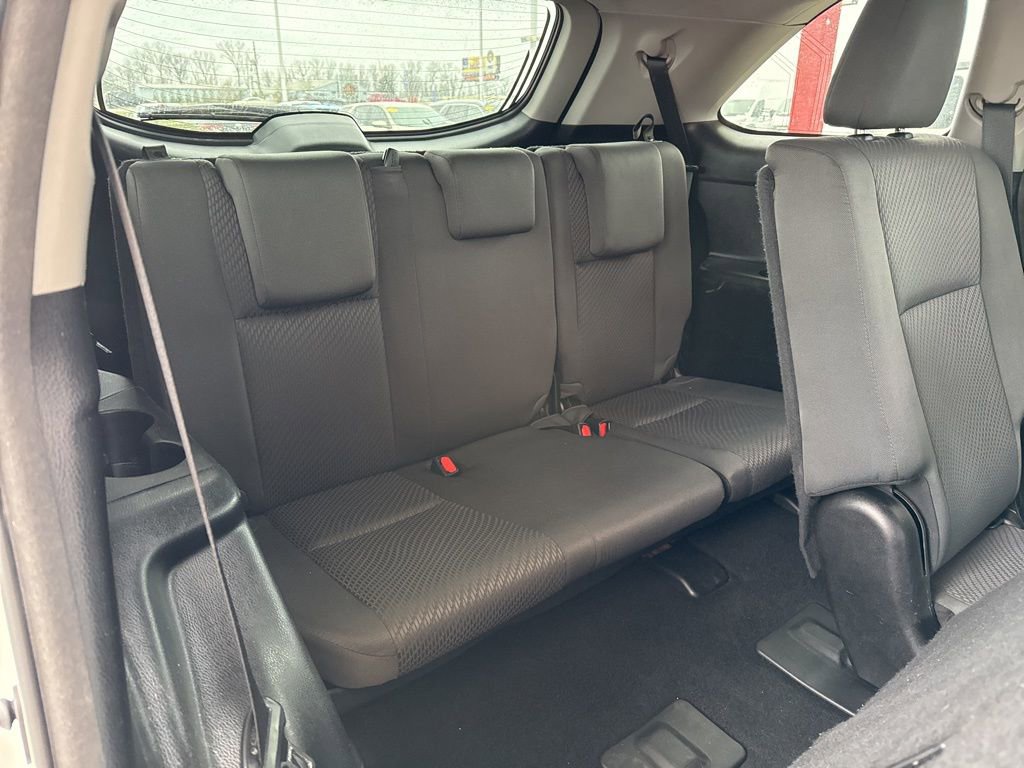 Used 2018 Toyota Highlander LE image 25