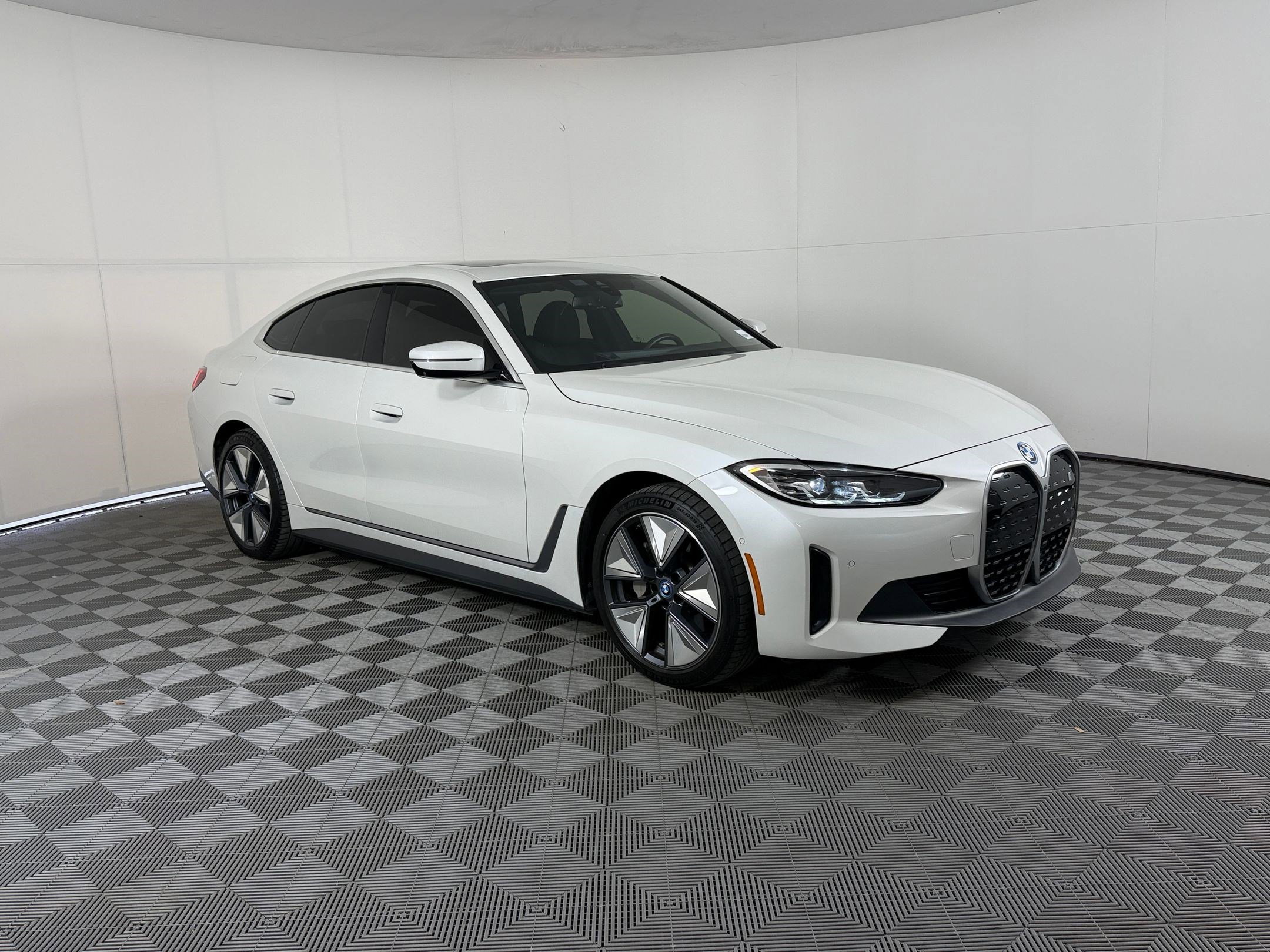 Certified 2023 BMW i4 eDrive35 w/ Premium Package RWD image 7