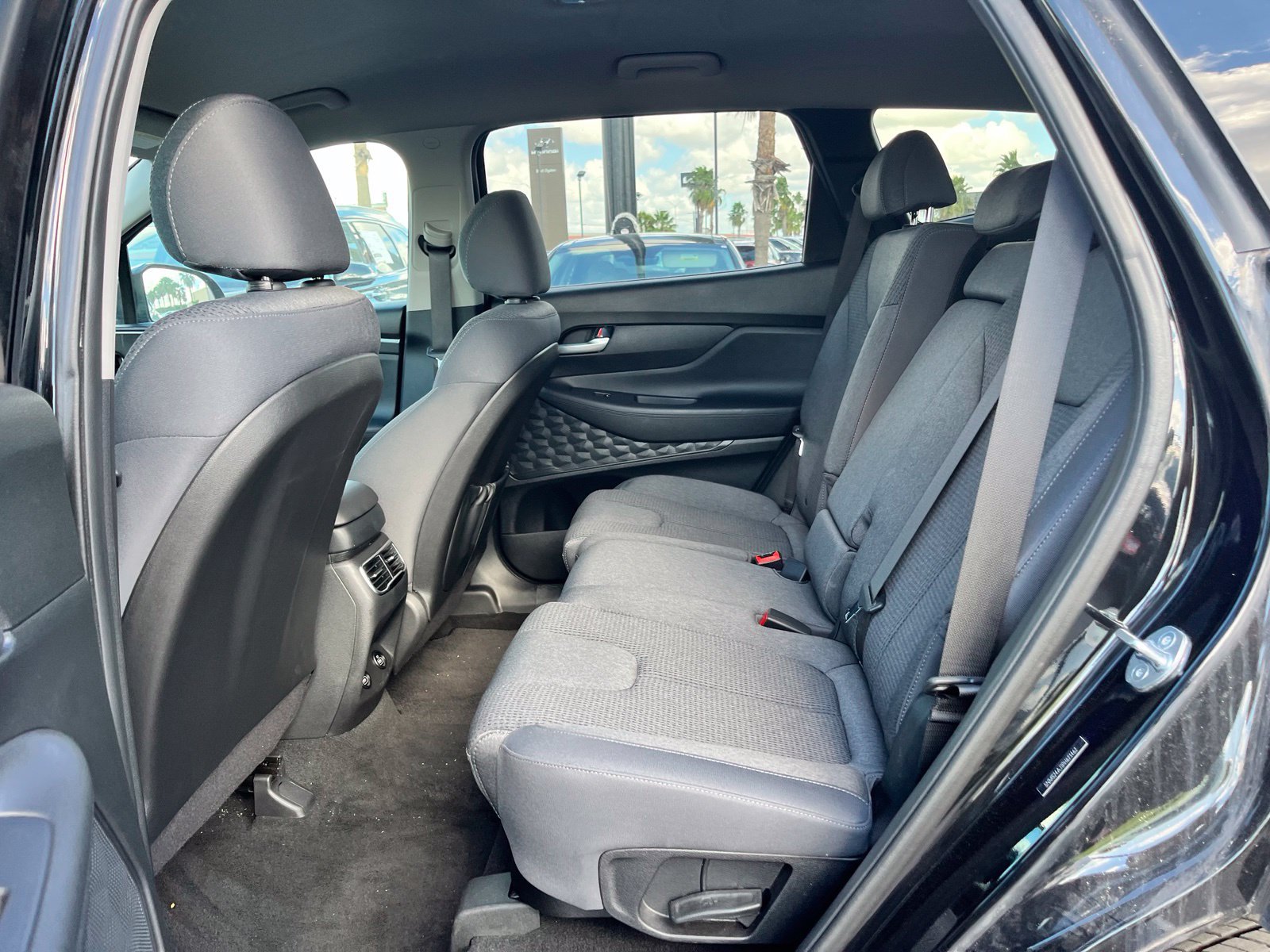 Used 2023 Hyundai Santa Fe SEL FWD image 18