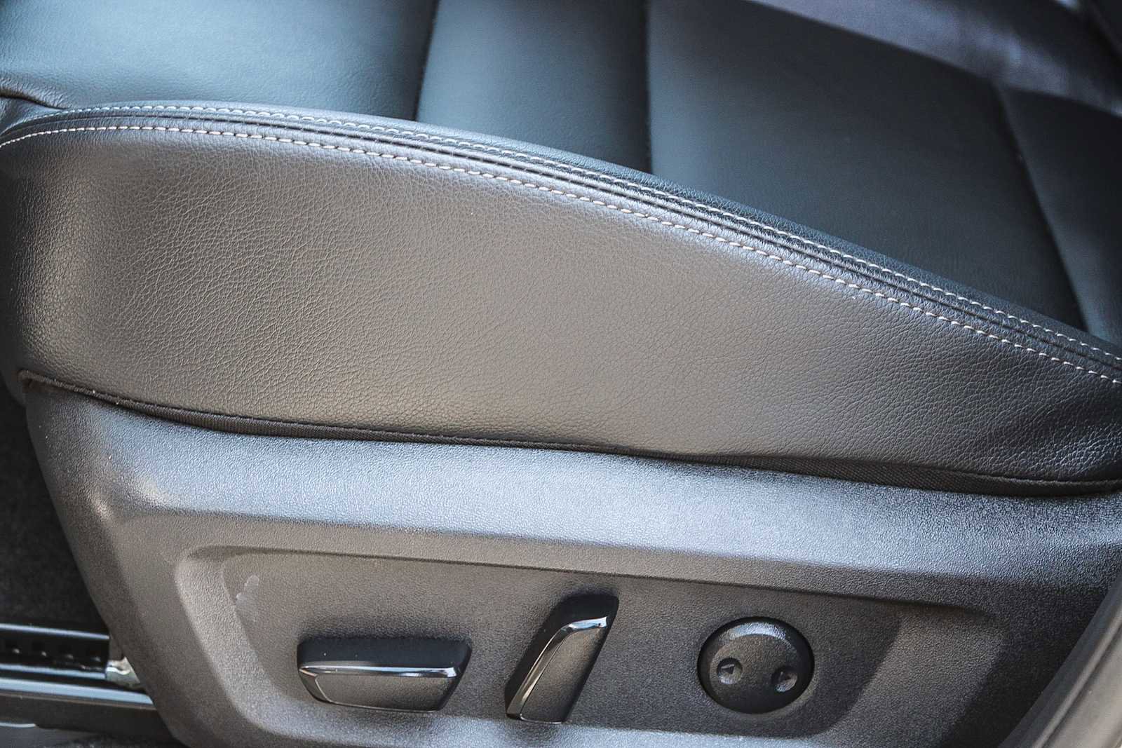 Used 2025 Nissan Rogue SL w/ SL Premium Package image 20