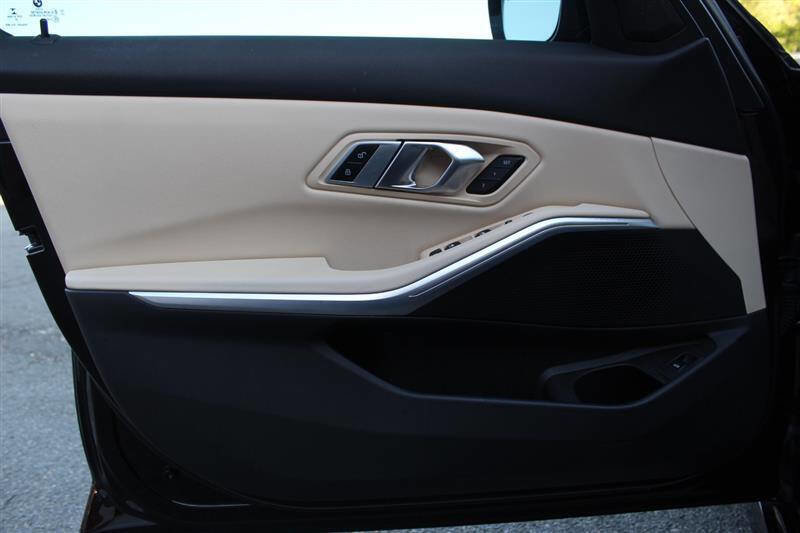 Used 2023 BMW 330i Sedan w/ Driving Assistance Package RWD image 12