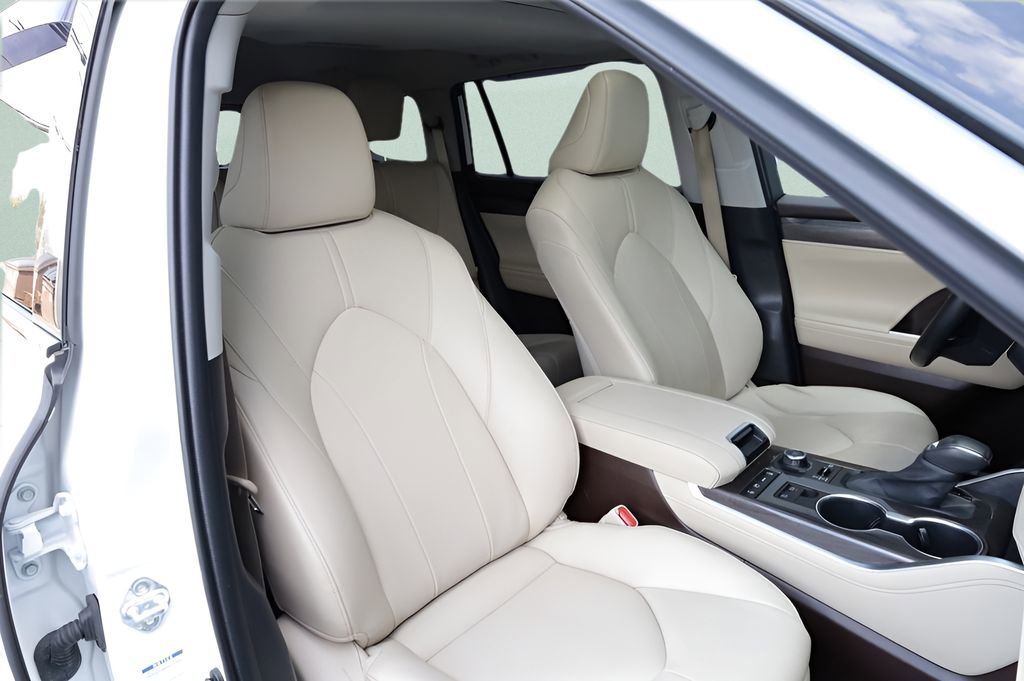 Used 2022 Toyota Highlander Limited image 25