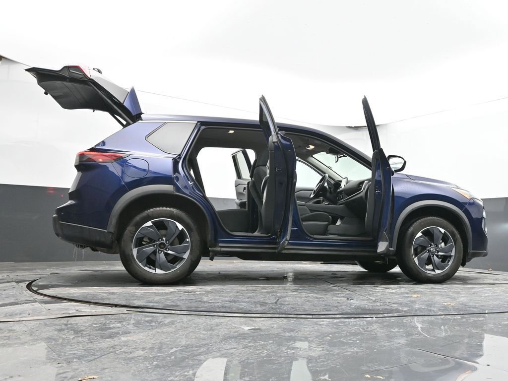 Used 2024 Nissan Rogue SV image 72
