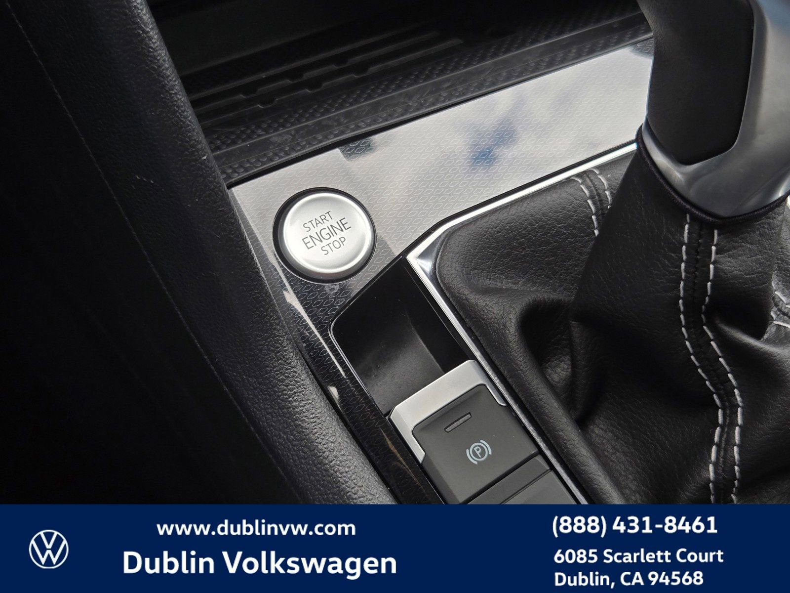 Used 2025 Volkswagen Taos SE FWD image 18