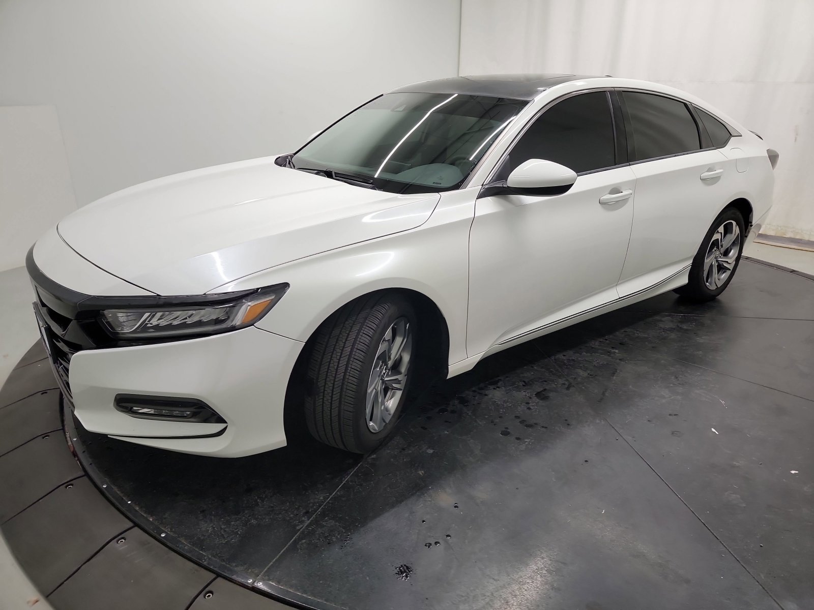 Used 2019 Honda Accord EX image 3