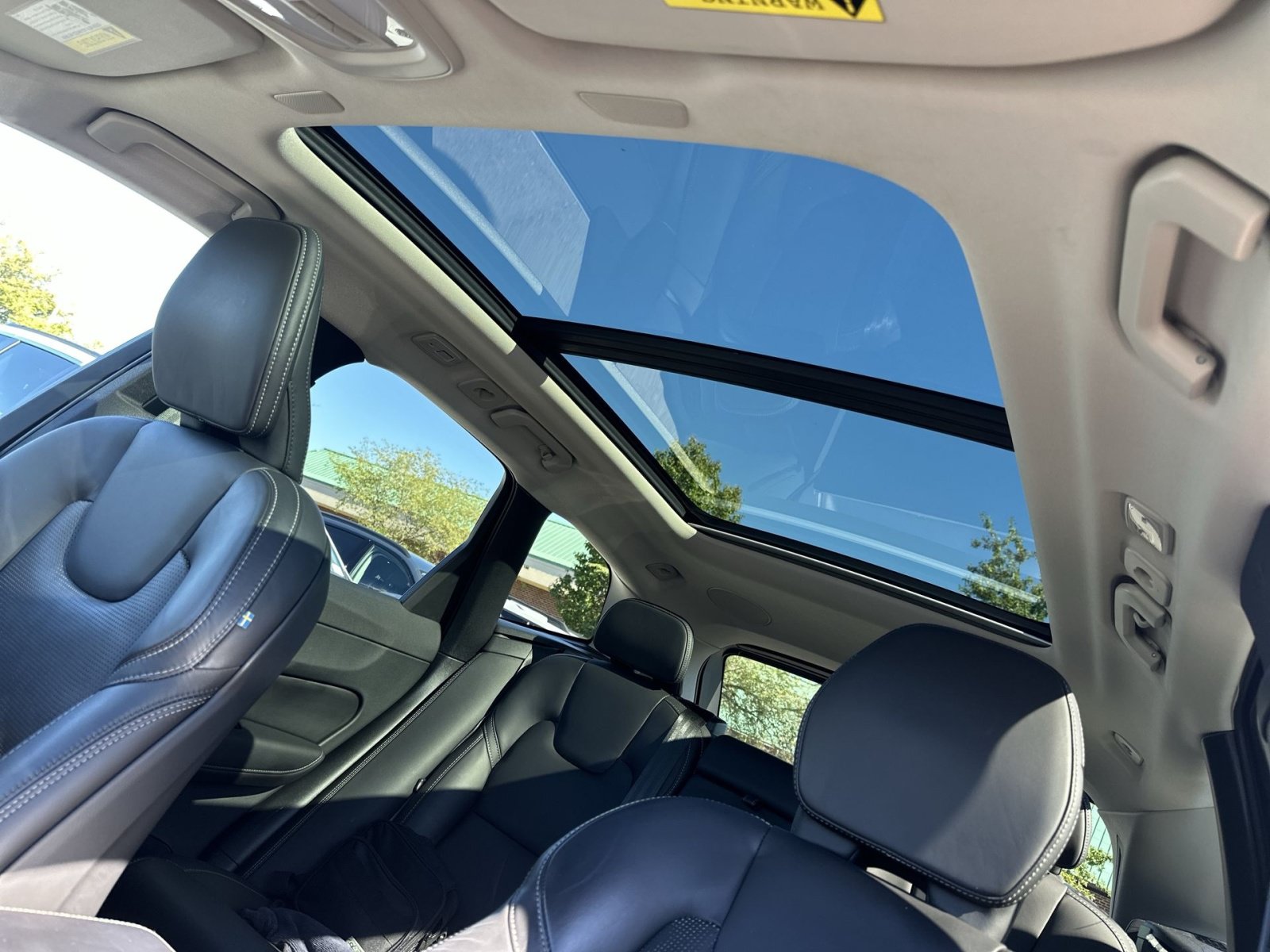 Used 2023 Volvo XC60 B5 Ultimate w/ Climate Package AWD/4WD image 25
