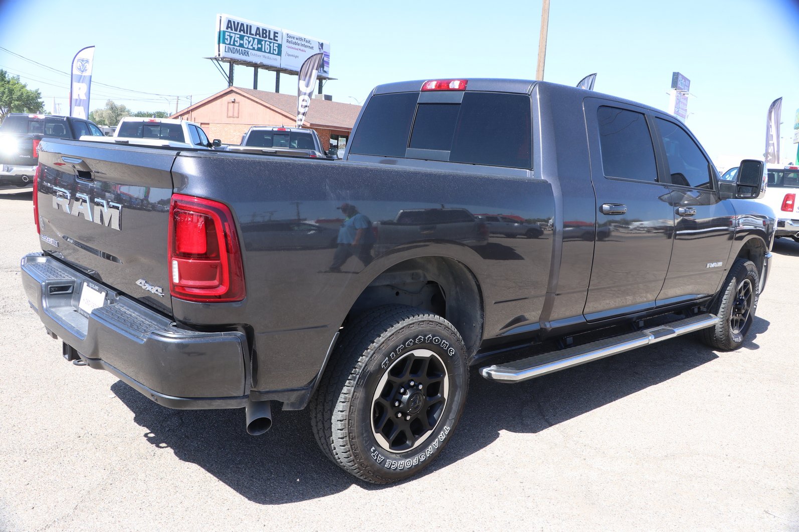 Used 2025 RAM 3500 Laramie AWD/4WD image 7