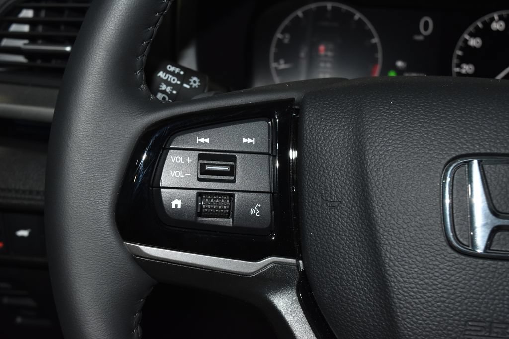 Used 2026 Honda Odyssey Touring image 9