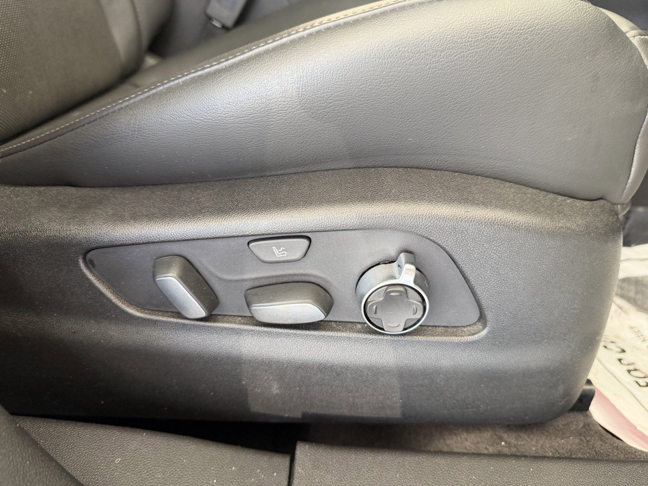 Used 2019 Cadillac XT4 Premium Luxury image 47