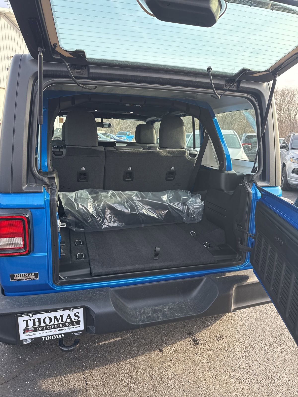 Used 2025 Jeep Wrangler Sport image 9