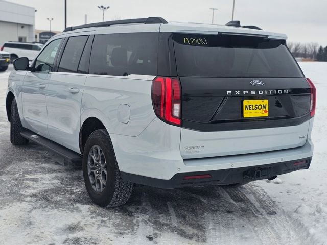 Used 2025 Ford Expedition Max Active AWD/4WD image 3