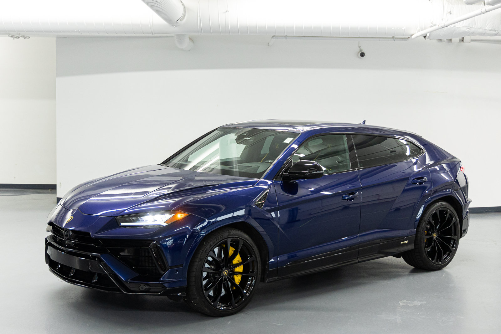 Used 2024 Lamborghini Urus S AWD/4WD image 2
