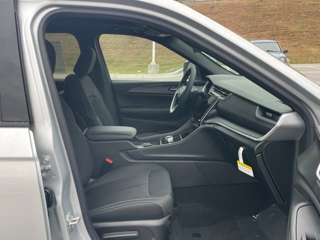 New 2025 Jeep Grand Cherokee L Laredo image 27