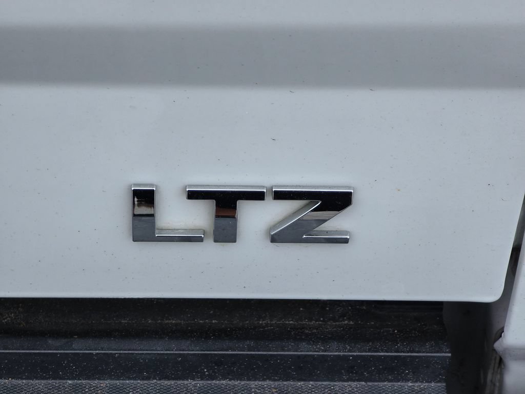 Used 2015 Chevrolet Silverado 1500 LTZ AWD/4WD image 11