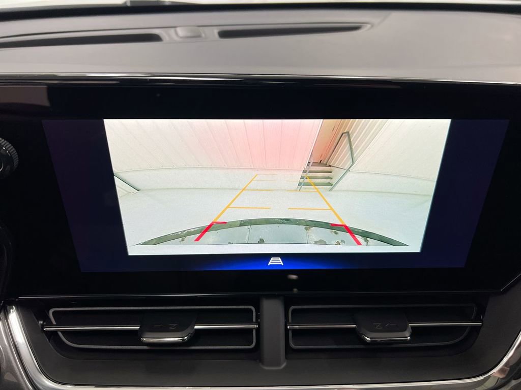 New 2026 Chevrolet Trax ACTIV w/ Sunroof Package FWD image 15