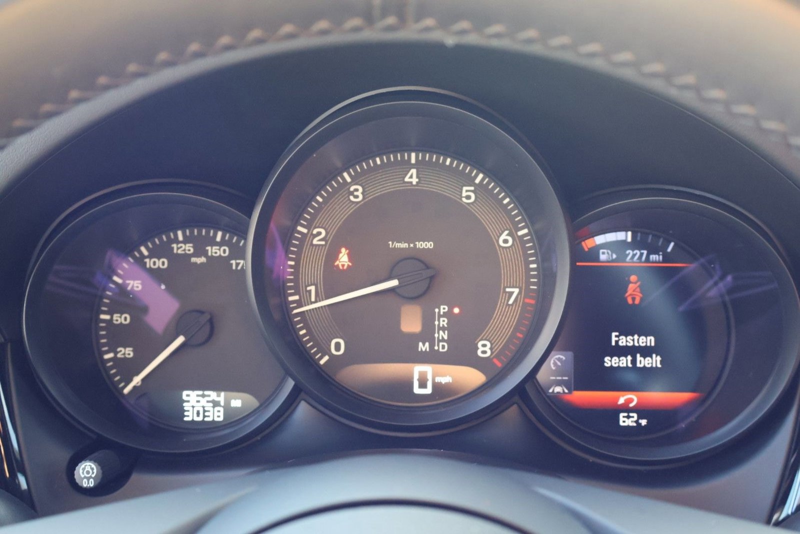 Certified 2025 Porsche Macan image 16