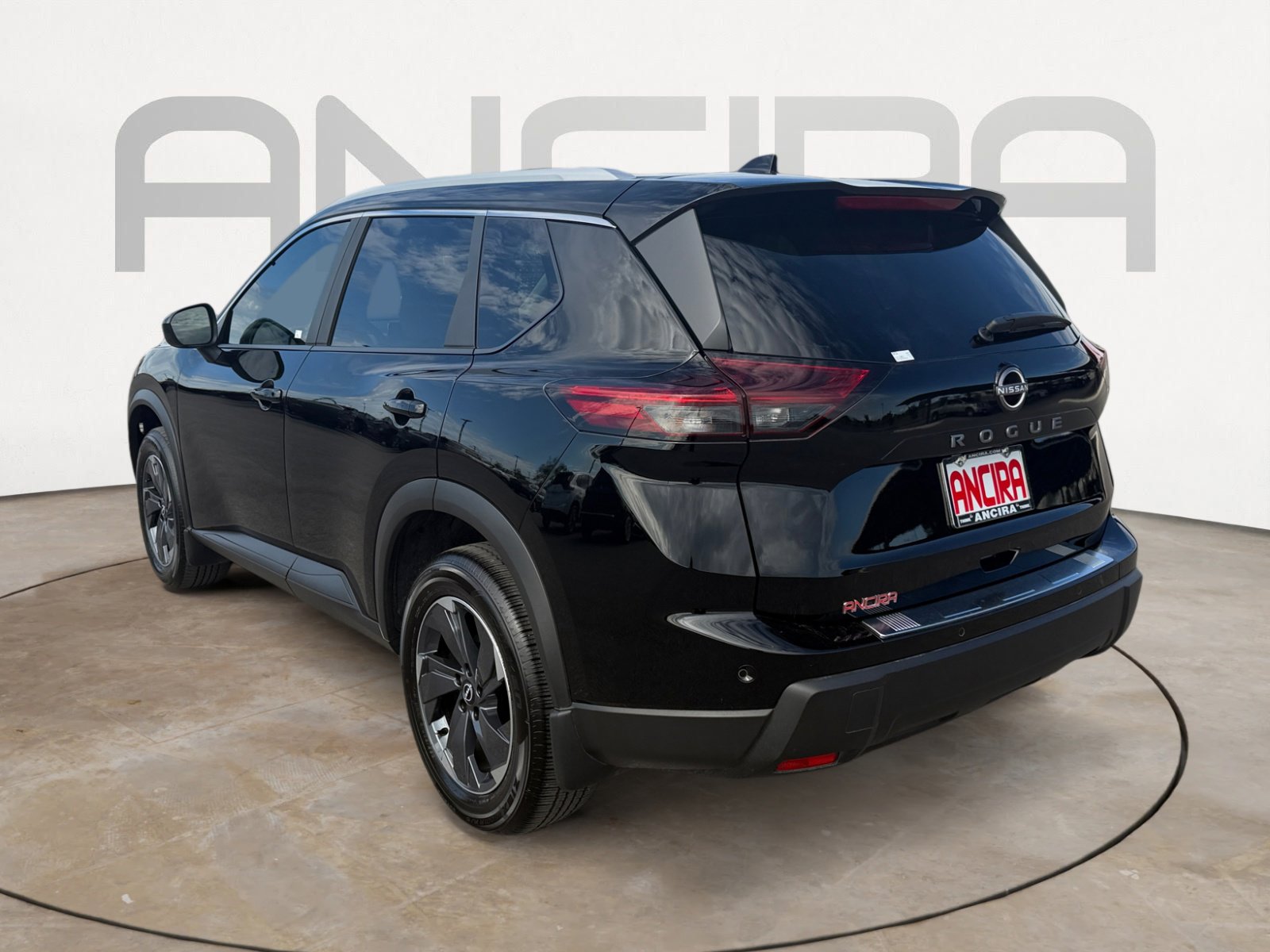 Used 2025 Nissan Rogue SV w/ SV Premium Package image 9