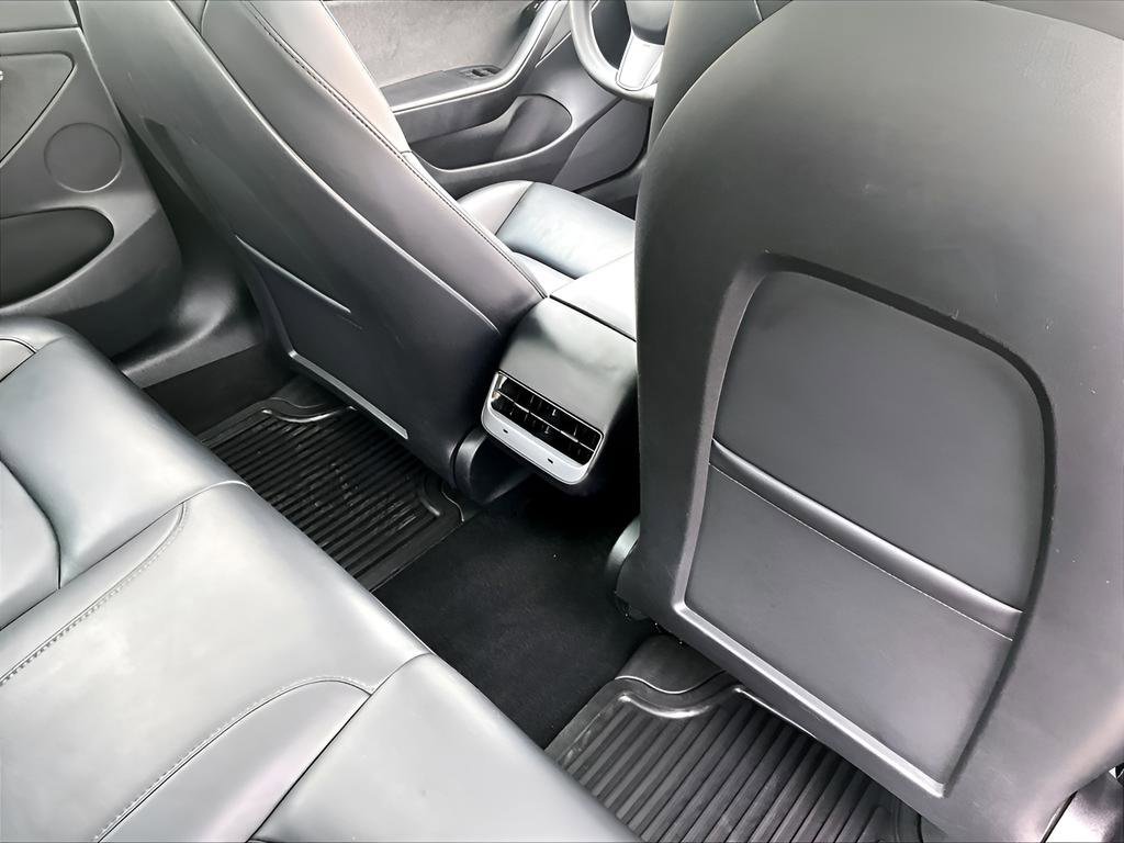Used 2023 Tesla Model 3 Standard Range image 17