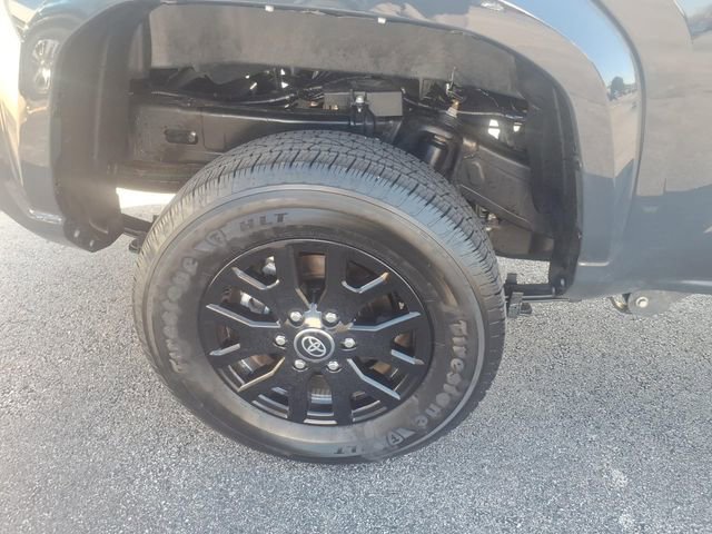 Certified 2025 Toyota Tacoma SR5 AWD/4WD image 27