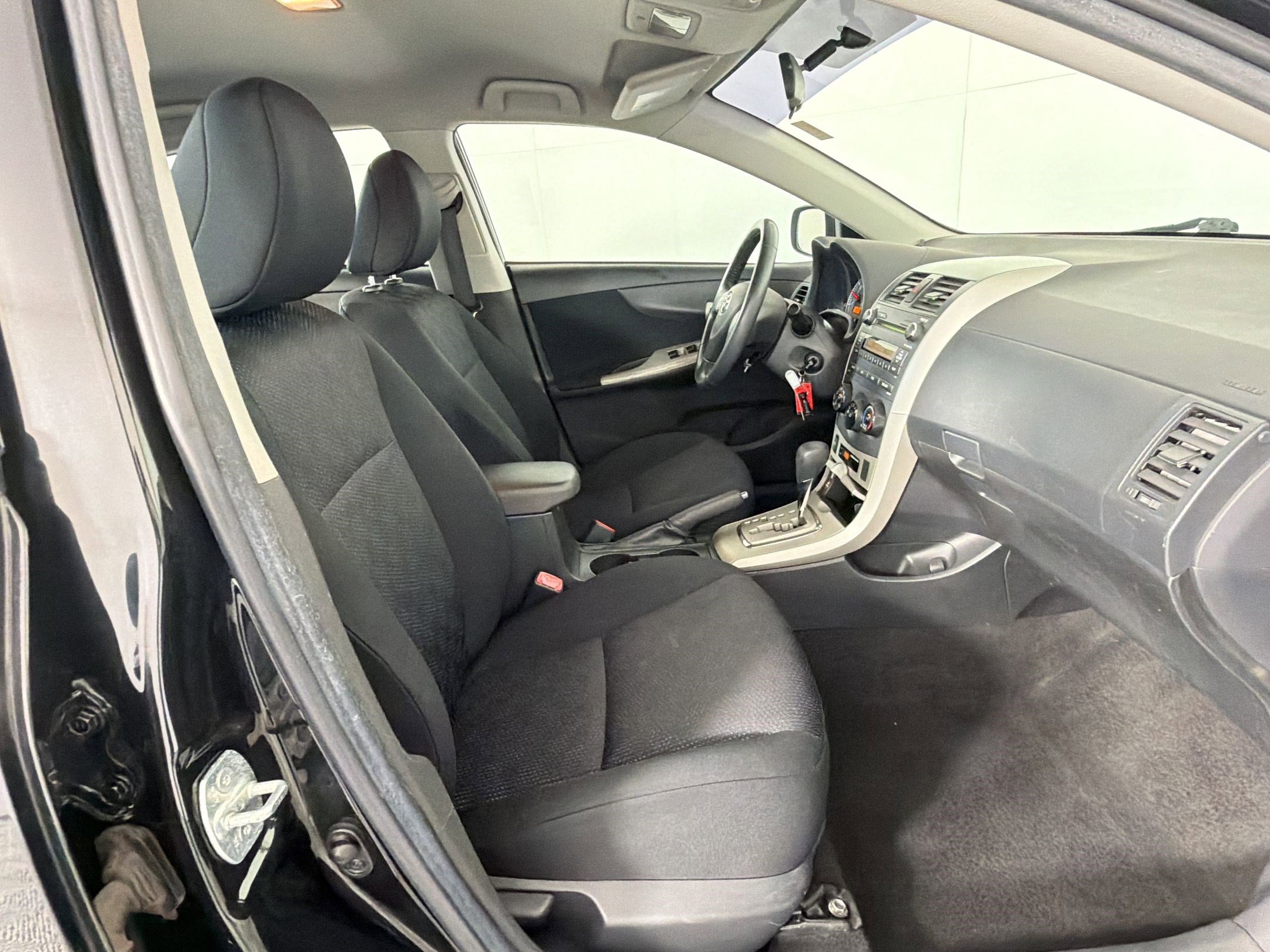 Used 2010 Toyota Corolla S image 27