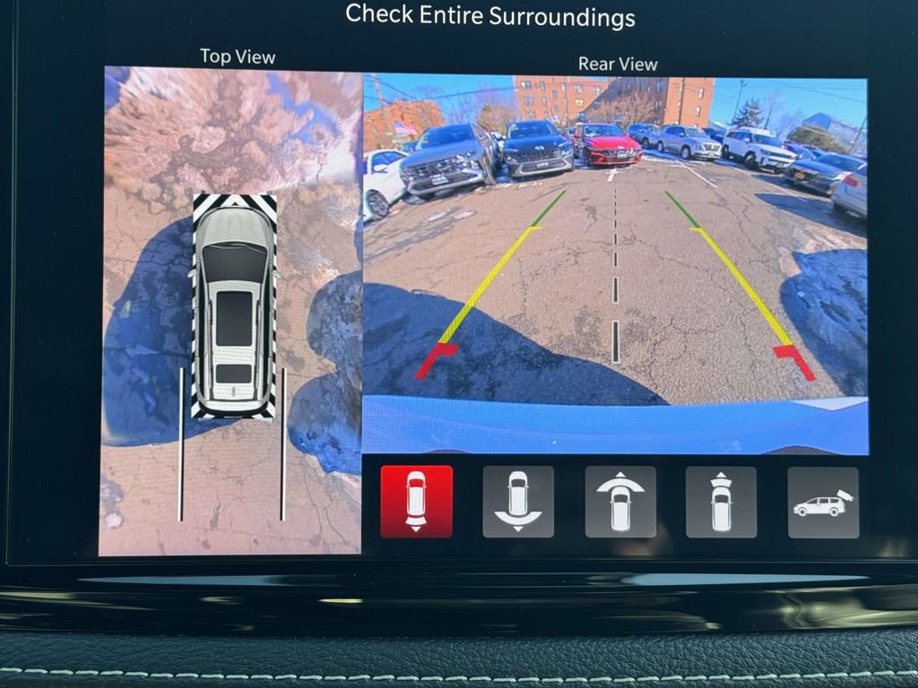 Used 2024 Chrysler Pacifica Limited FWD image 26