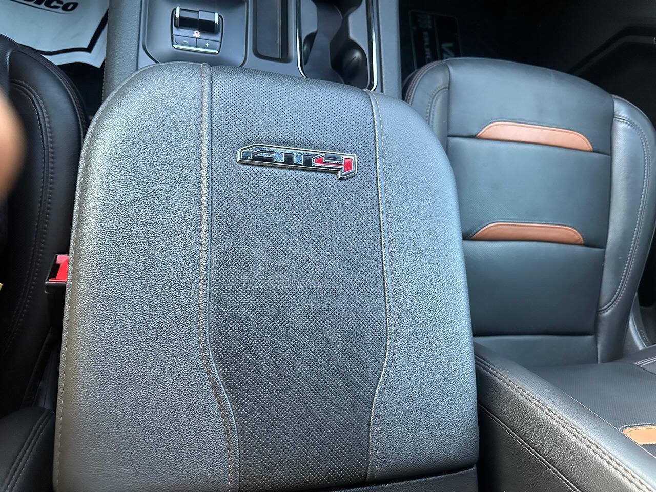 Used 2024 GMC Sierra 2500 AT4 w/ AT4 Premium Plus Package AWD/4WD image 13
