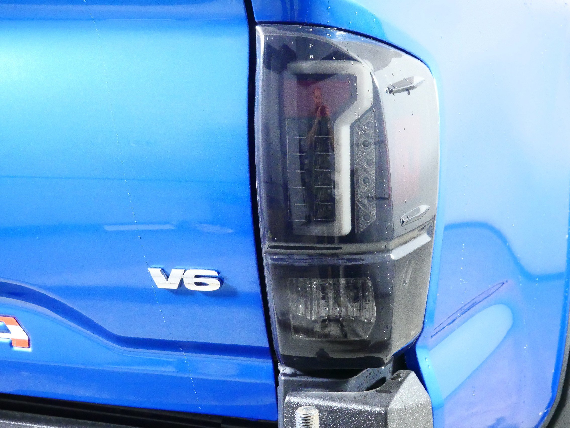 Used 2018 Toyota Tacoma Limited AWD/4WD image 17