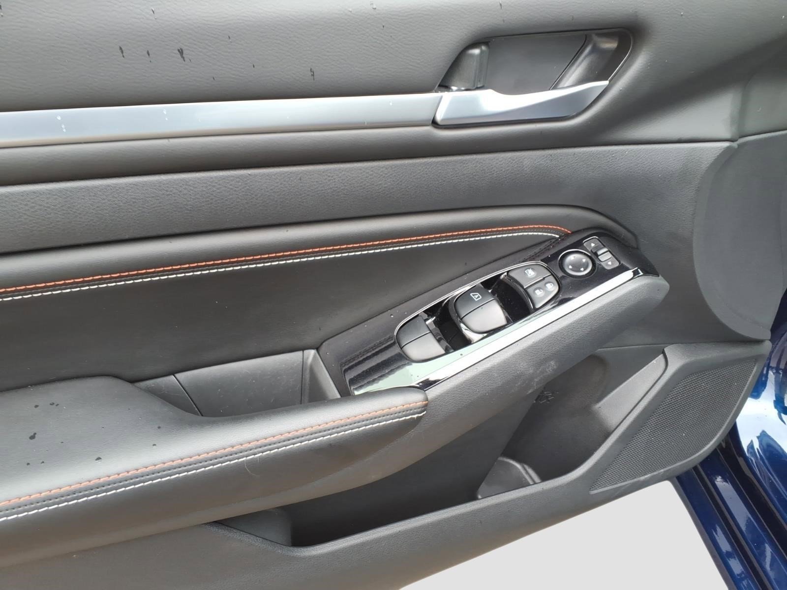 Used 2023 Nissan Altima 2.5 SR w/ SR Premium Package image 13