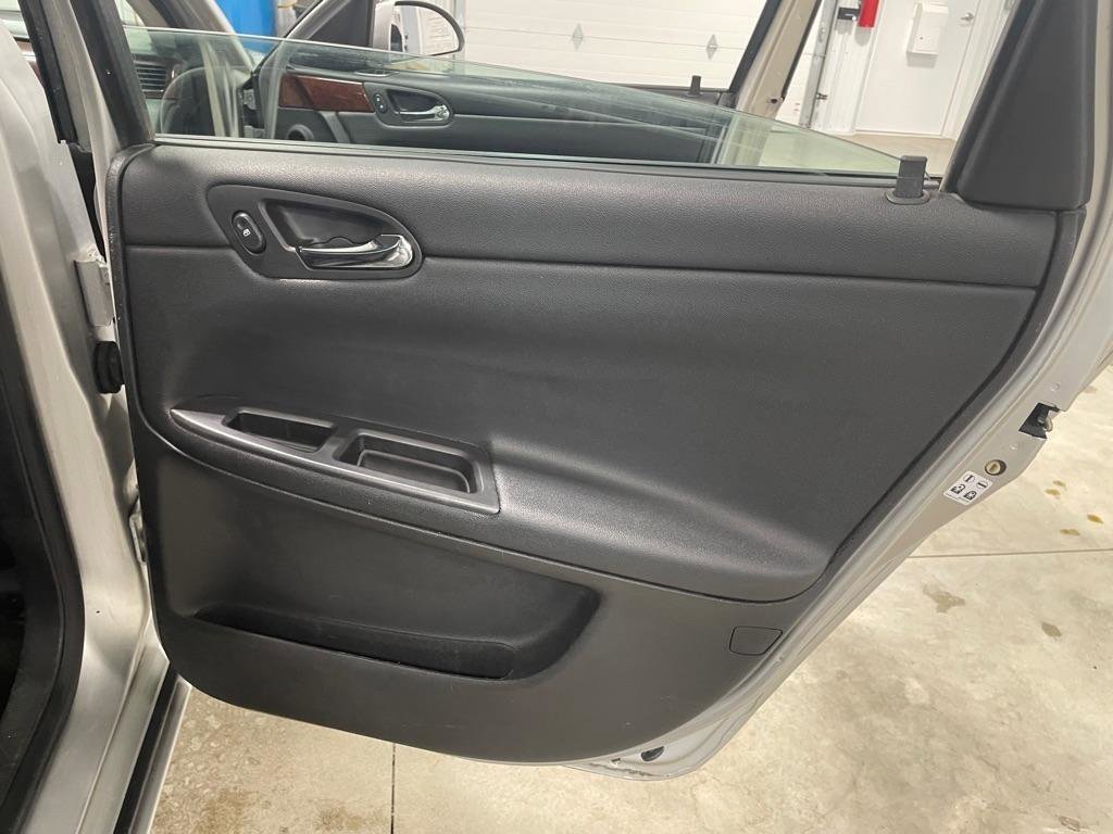 Used 2006 Chevrolet Impala LT w/ Preferred Equipment Group FWD image 20